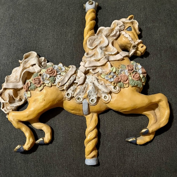 Vintage 1989 June Sears Carousel horses wall decor - Picture 5 of 8